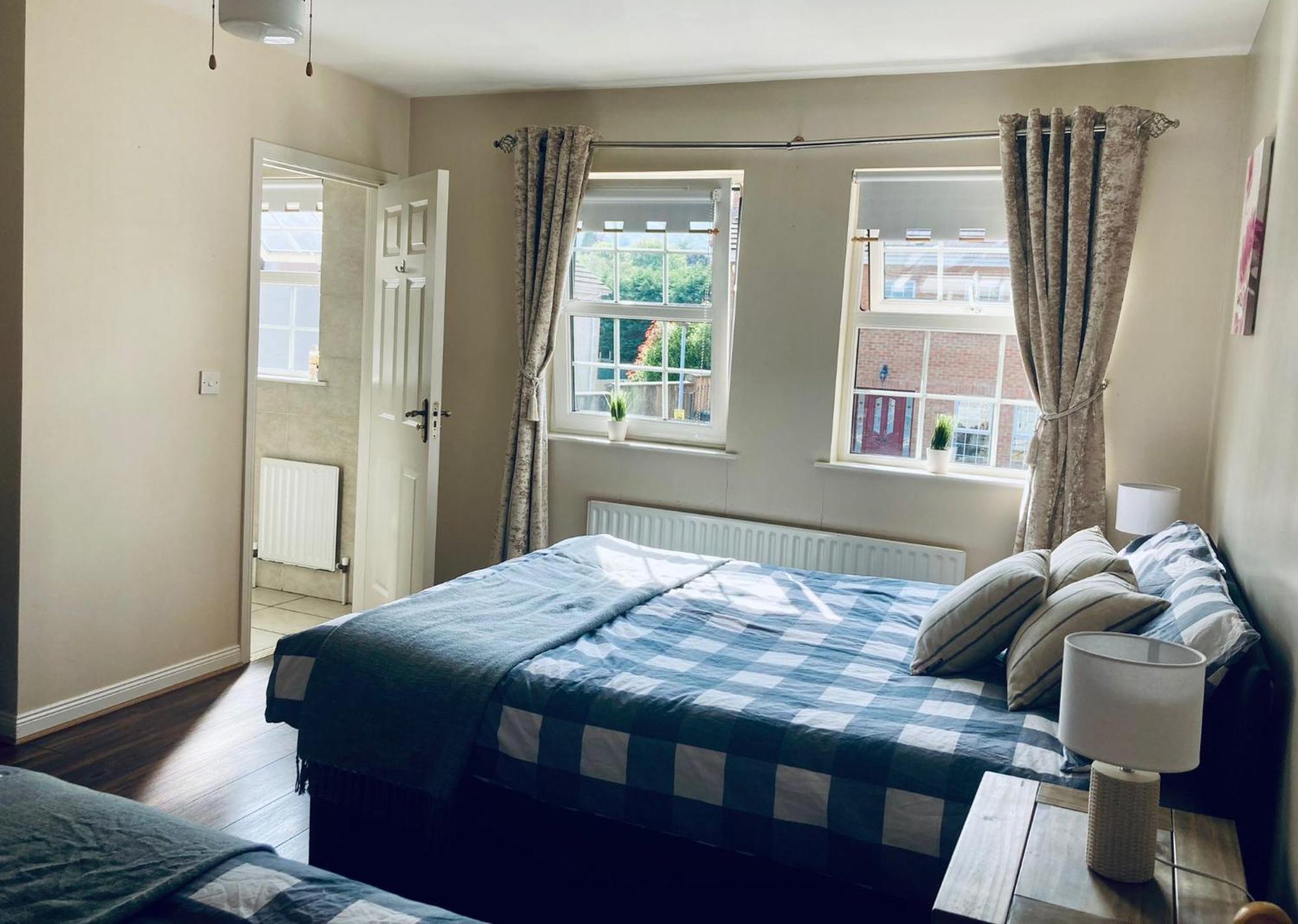 Newry Premium B&B Екстер'єр фото