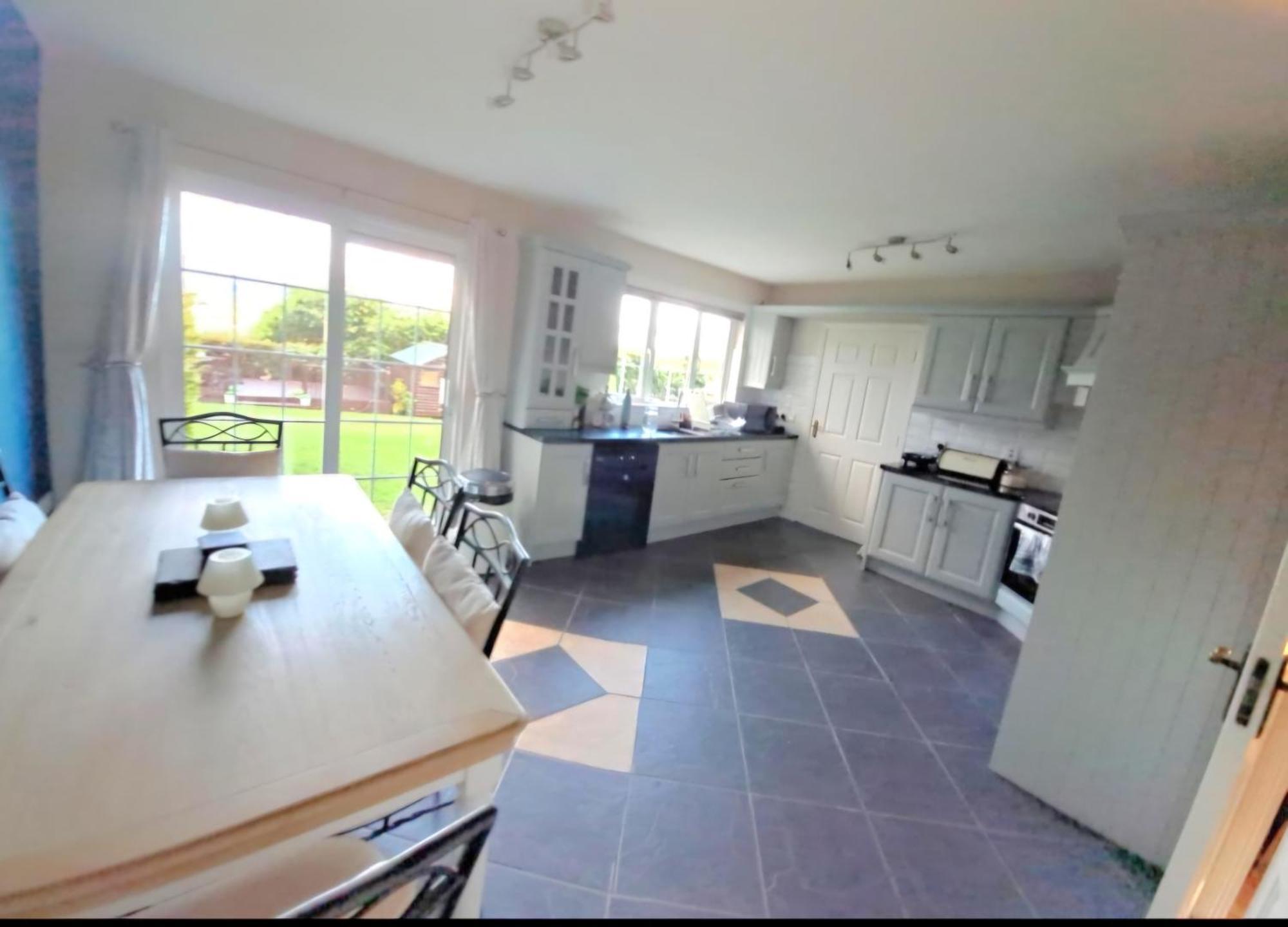 Newry Premium B&B Екстер'єр фото